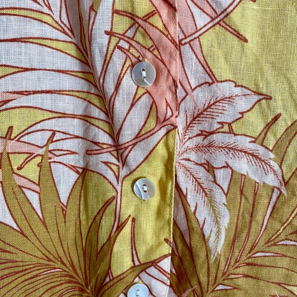 Tahari Women's Tropical Leaf Print Blouse - Yellow and Pink. Women’s XL - Picture 4 of 10